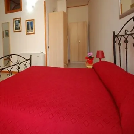 Lupiae شقة فندقية 3*