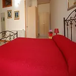 Lupiae شقة فندقية 3*